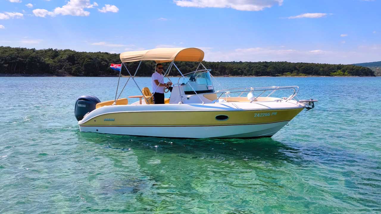 Boat rental in Punat